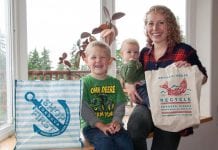 Project would provide shoppers with reuseable bags